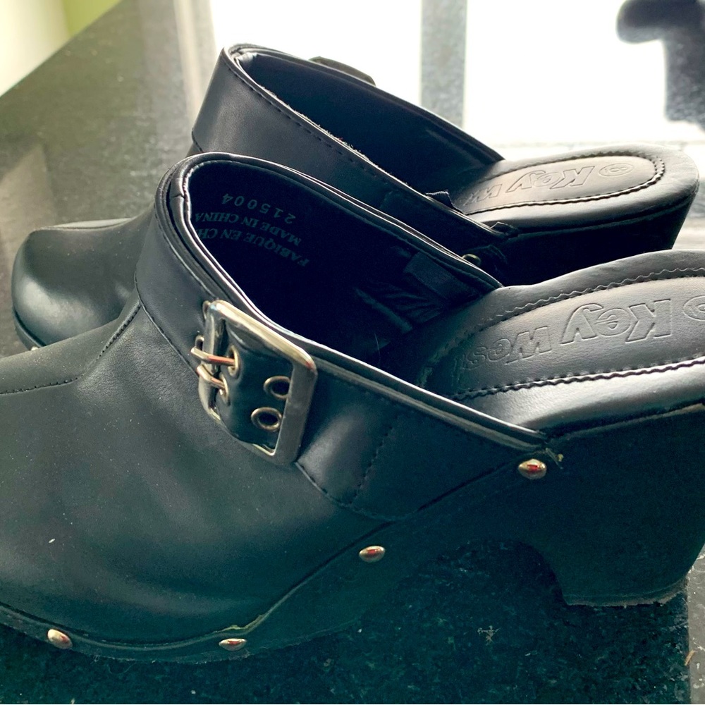 🖤 Key West Clogs Sz8
